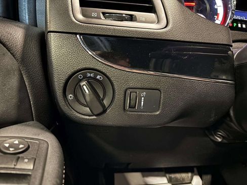 Used 2016 Dodge Grand Caravan SE FWD image 38