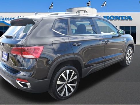 Used 2024 Volkswagen Taos SE image 7