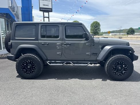 Used 2019 Jeep Wrangler Unlimited Sport S AWD/4WD image 2