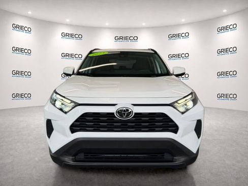 Used 2023 Toyota RAV4 XLE AWD/4WD image 2