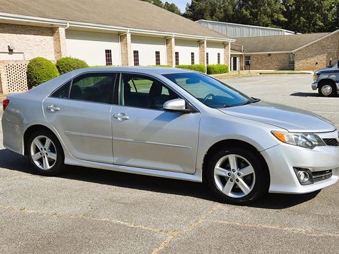Used 2012 Toyota Camry SE image 17