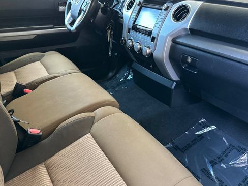 Used 2016 Toyota Tundra SR5 w/ TRD Off Road Package AWD/4WD image 15
