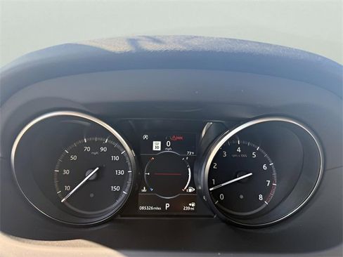 Used 2018 Land Rover Discovery Sport HSE image 18