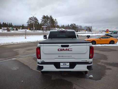 Used 2020 GMC Sierra 2500 AT4 w/ AT4 Premium Package AWD/4WD image 4
