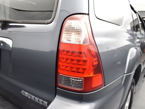 Used 2007 Toyota 4Runner SR5 image 7