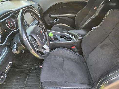 Used 2015 Dodge Challenger R/T Scat Pack w/ Leather Interior Group RWD image 8