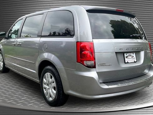 Used 2015 Dodge Grand Caravan SE w/ Quick Order Package 29E SE FWD image 4