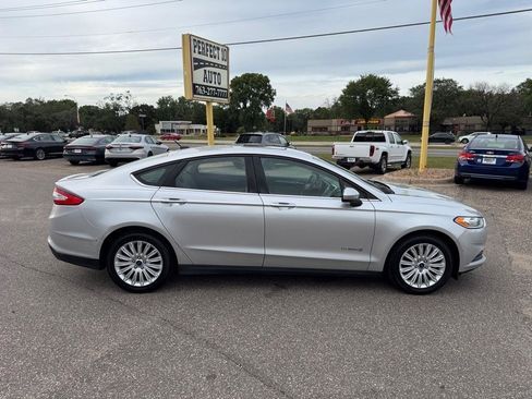 Used 2014 Ford Fusion S FWD image 3