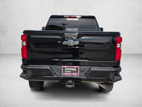 Used 2024 Chevrolet Silverado 2500 LTZ w/ LTZ Plus Package image 7