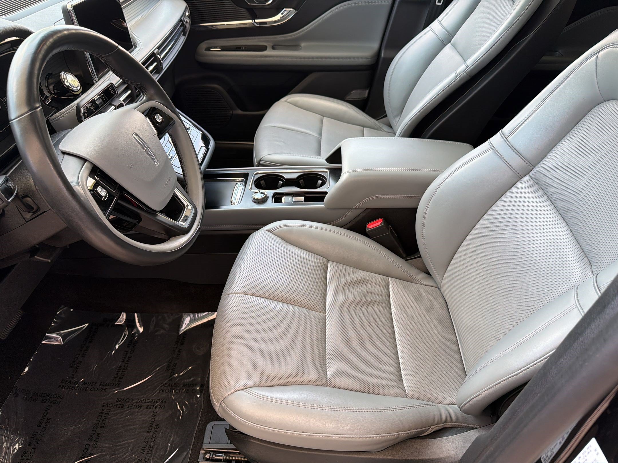 Used 2022 Lincoln Corsair AWD w/ Premium Package image 5