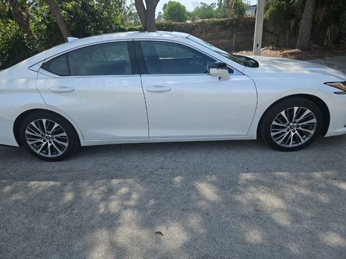 Used 2019 Lexus ES 350 w/ Premium Package FWD image 3