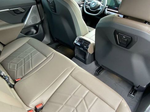 Used 2025 BMW i5 eDrive40i w/ Premium Package RWD image 14