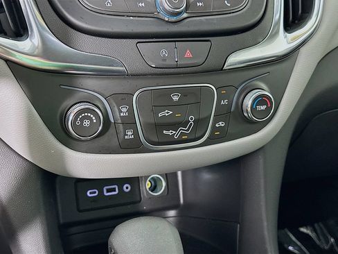 Used 2024 Chevrolet Equinox LS w/ LS Convenience Package FWD image 22