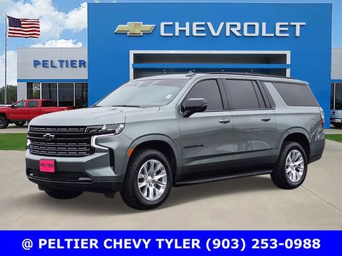 Used 2023 Chevrolet Suburban Premier AWD/4WD image 3