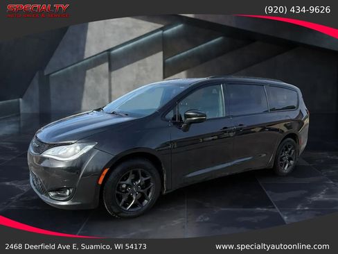 Used 2019 Chrysler Pacifica Limited w/ S Appearance Package image 4