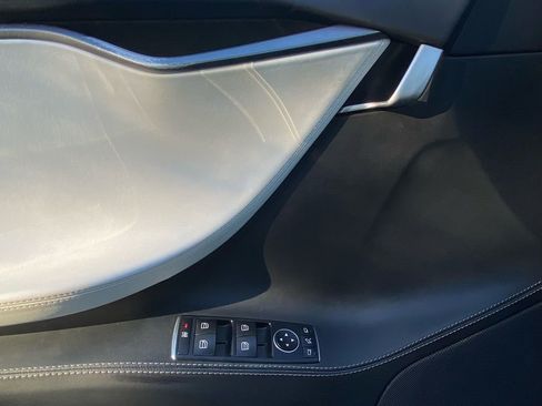 Used 2020 Tesla Model S Long Range Plus image 33