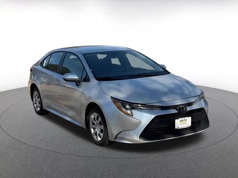 Used 2025 Toyota Corolla LE FWD image 3