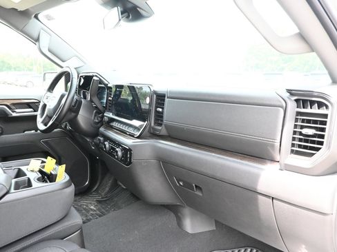 Used 2025 Chevrolet Silverado 1500 LT RWD image 28