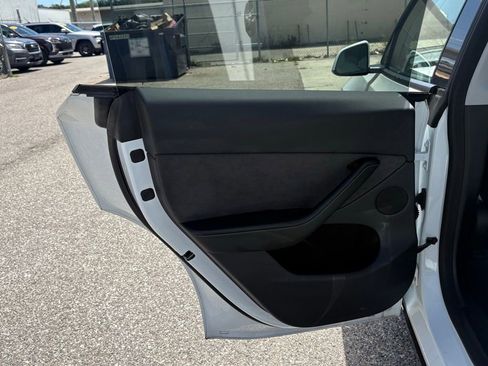 Used 2023 Tesla Model Y Long Range image 12