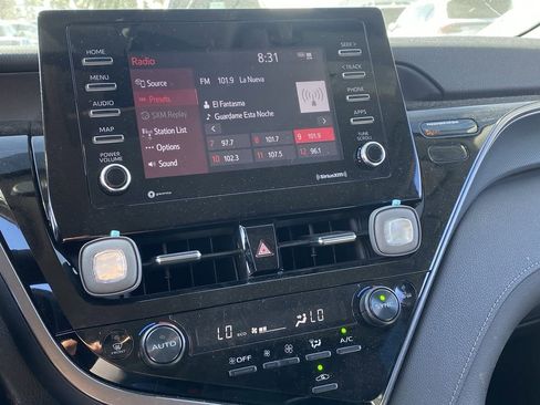 Used 2023 Toyota Camry SE image 8