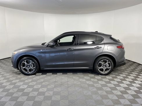 Used 2023 Alfa Romeo Stelvio Ti image 4