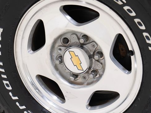 Used 2000 Chevrolet Tahoe Z71 w/ Comfort & Security Pkg image 88