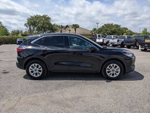 Used 2023 Ford Escape Active w/ Tech Pack #2 AWD/4WD image 3
