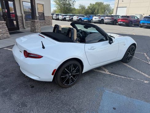 Used 2025 MAZDA MX-5 Miata Grand Touring w/ Weather Package RWD image 8
