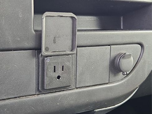Used 2017 GMC Savana 2500 RWD image 27
