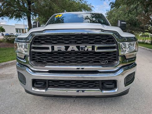 Used 2024 RAM 2500 Tradesman w/ Chrome Appearance Group AWD/4WD image 2
