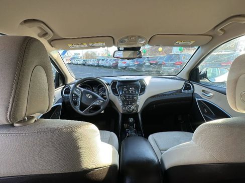 Used 2019 Hyundai Santa Fe XL SE image 10