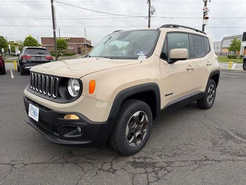 Used 2015 Jeep Renegade Latitude w/ Cold Weather Group II AWD/4WD image 3