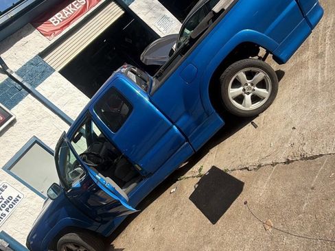 Used 2009 Toyota Tacoma X-Runner image 1