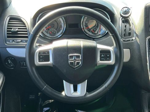 Used 2014 Dodge Grand Caravan SXT w/ UConnect Hands-Free Group FWD image 16