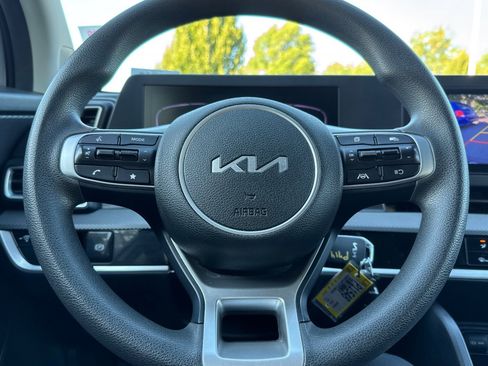 Used 2023 Kia Sportage LX image 25