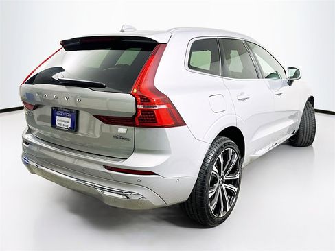 Used 2023 Volvo XC60 T8 Ultimate image 7