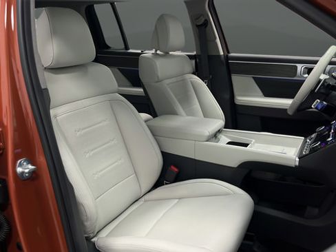 Used 2025 Hyundai Santa Fe Limited AWD/4WD image 23
