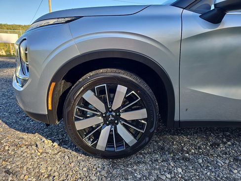 New 2025 Mitsubishi Outlander SE AWD/4WD image 8