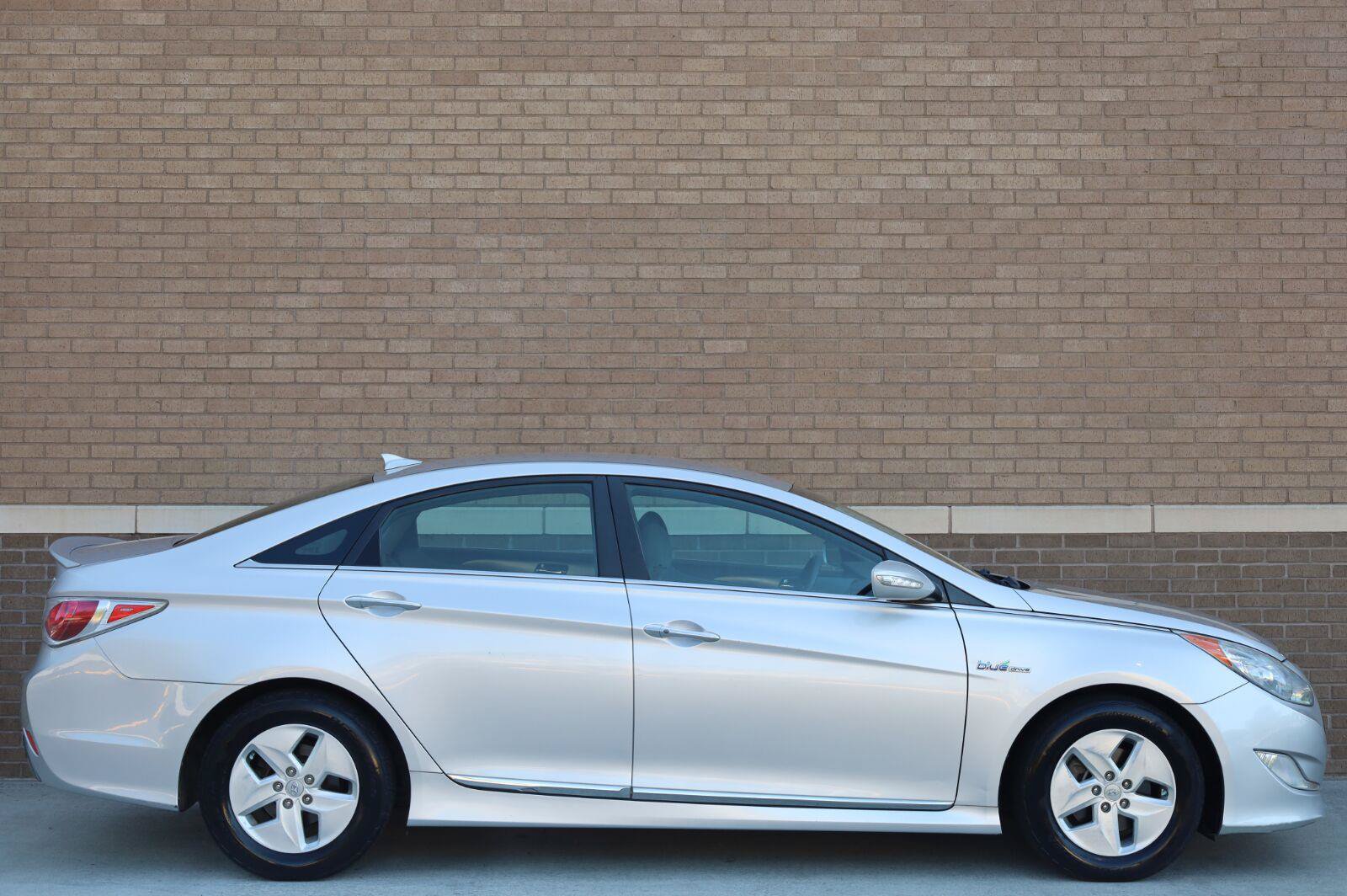 Used 2012 Hyundai Sonata Hybrid FWD image 3