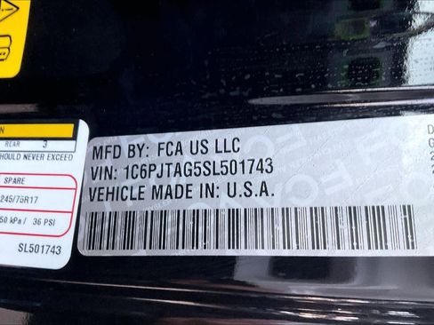 Used 2025 Jeep Gladiator Sport image 33