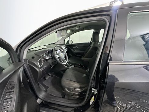 Used 2020 Chevrolet Trax LS image 13
