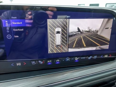 New 2026 Chevrolet Suburban Premier image 31