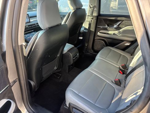 Used 2022 Lincoln Corsair FWD image 27