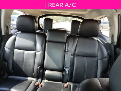 Used 2015 Nissan Pathfinder Platinum FWD image 17