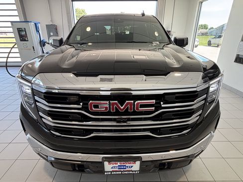 Used 2025 GMC Sierra 1500 SLT w/ SLT Premium Plus Package AWD/4WD image 5