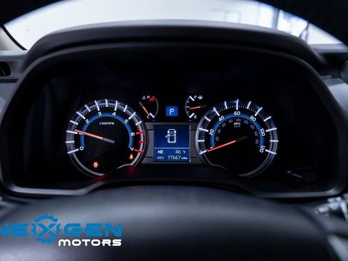 Used 2018 Toyota 4Runner SR5 Premium image 8