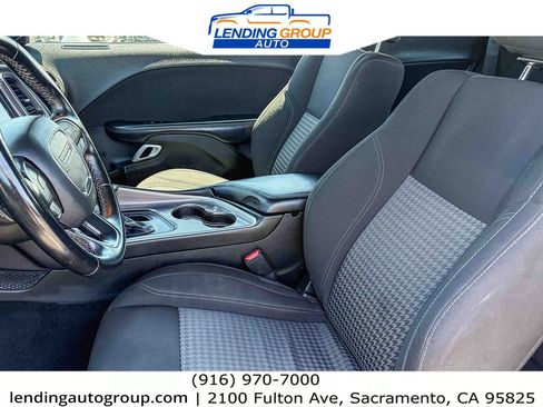 Used 2022 Dodge Challenger SXT RWD image 16