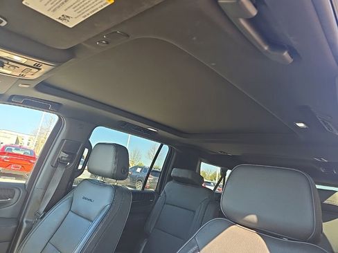 Used 2022 GMC Yukon XL Denali image 29