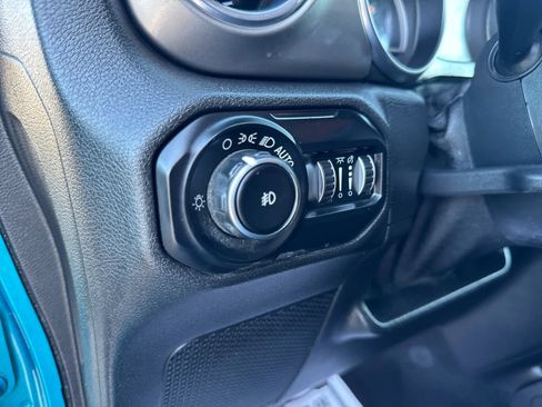 Used 2020 Jeep Wrangler Unlimited Sahara w/ Uconnect 4C Nav & Sound Group image 21