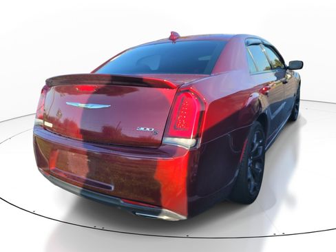 Used 2019 Chrysler 300 S w/ S Model Appearance Package RWD image 4